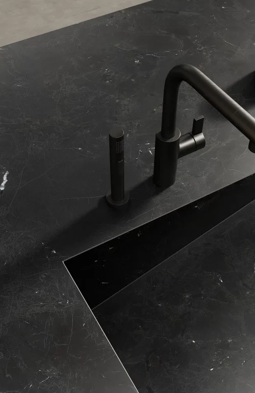 04-negresco-dark-stone-effect-porcelain-tiles-for-prestigious-residences-clamp_768_768_50